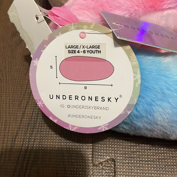 Under one sky pretty patches slippers size Large (4-6youth) - Picture 4 of 5